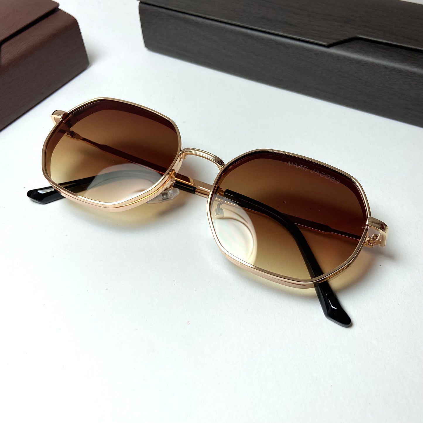 Marc Jacobs Hexagon Brown