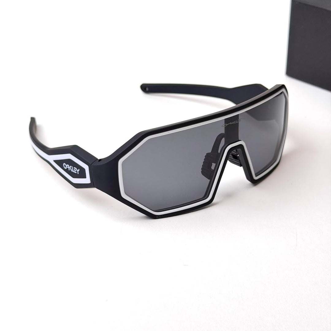 Oakley Sutro – Matte Black Smoke