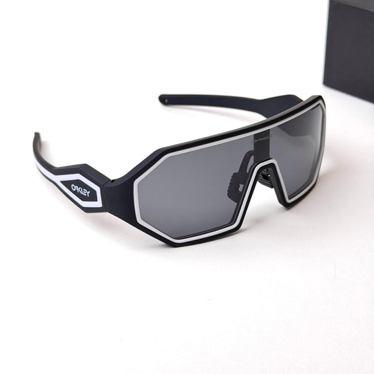 Oakley Sutro – Matte Black Smoke