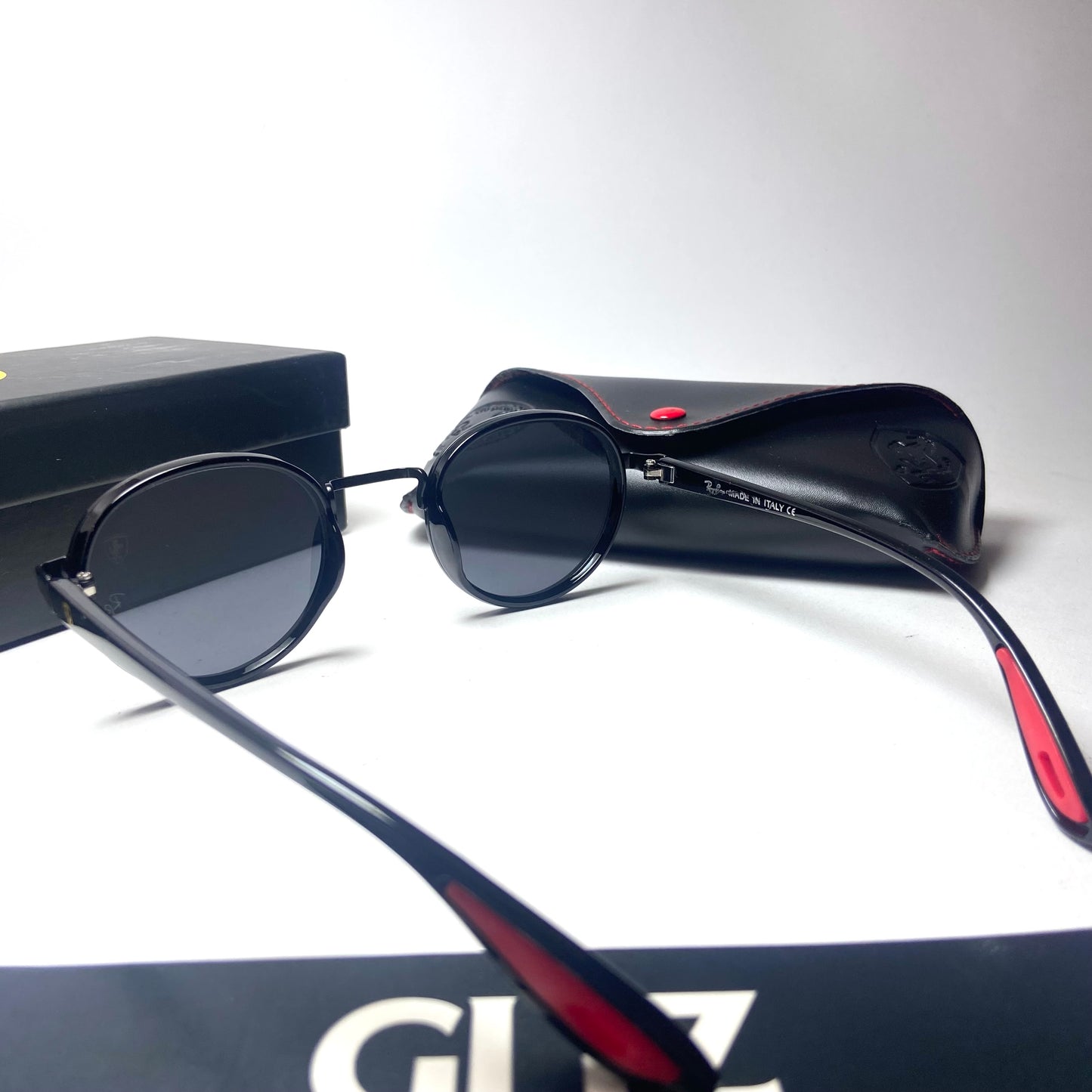 Ray Ban Round Scuderia Ferrari Black