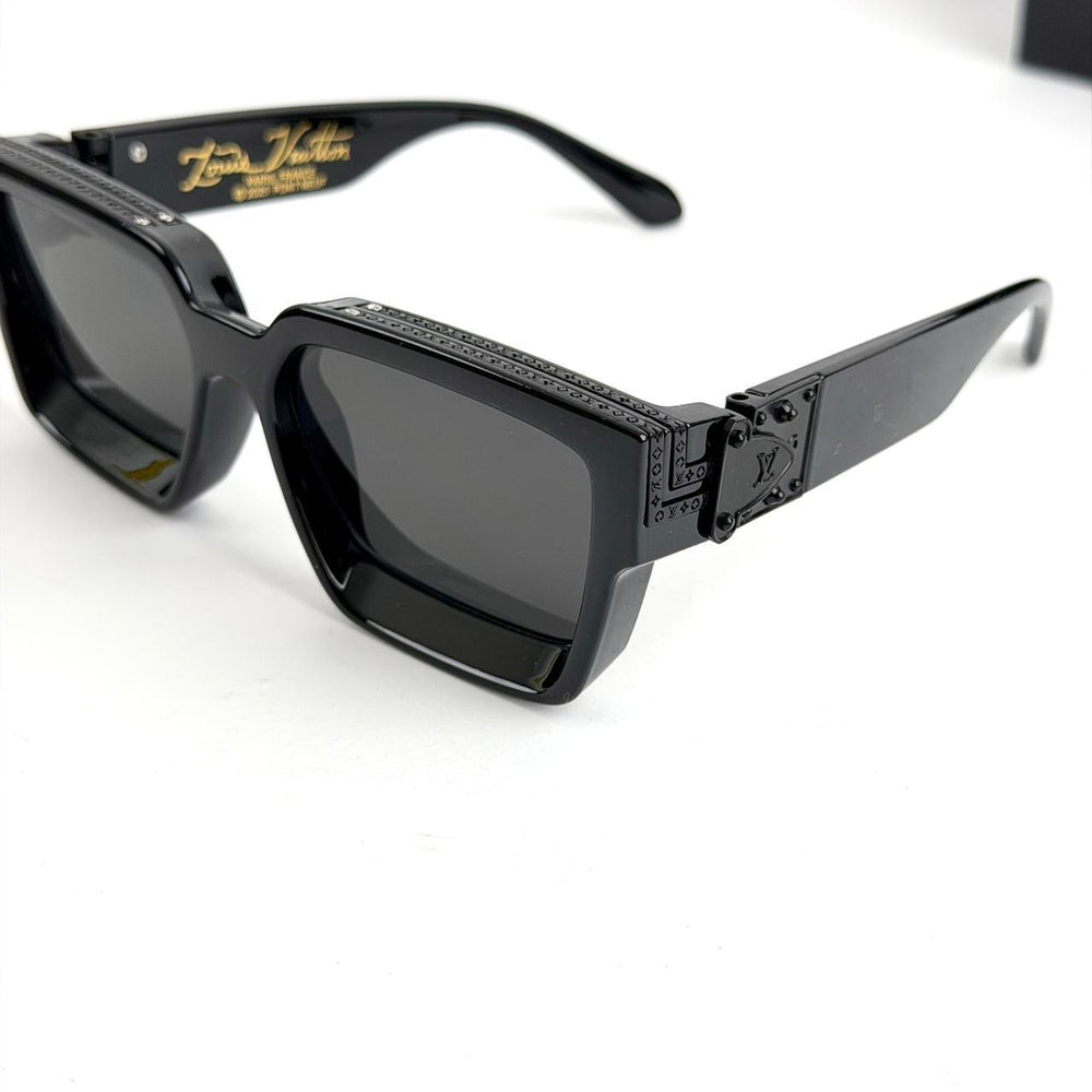 Louis Vuitton Millionaires – Glossy Black / Black Hardware