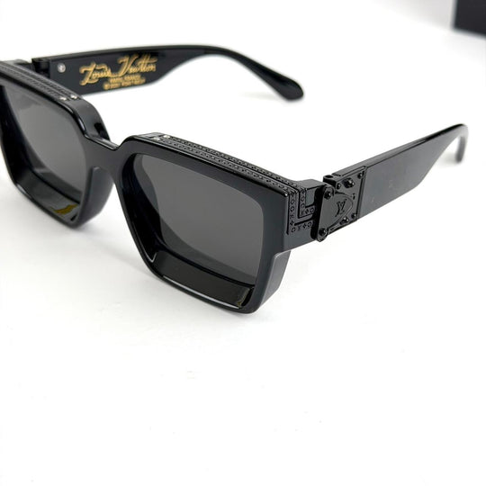 Louis Vuitton Millionaires – Glossy Black / Black Hardware