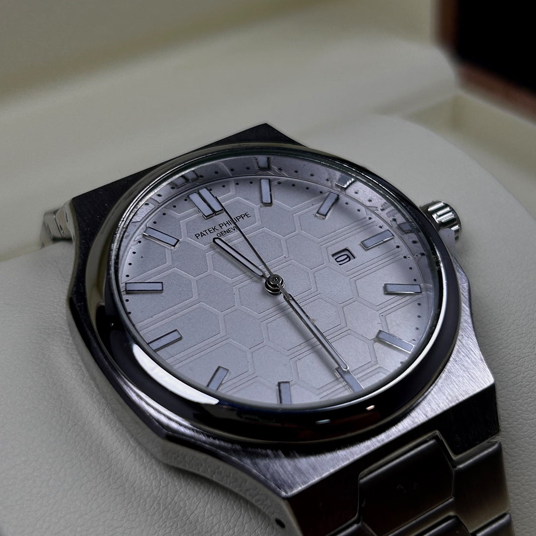 Patek Philippe Nautilus – White &amp; Silver