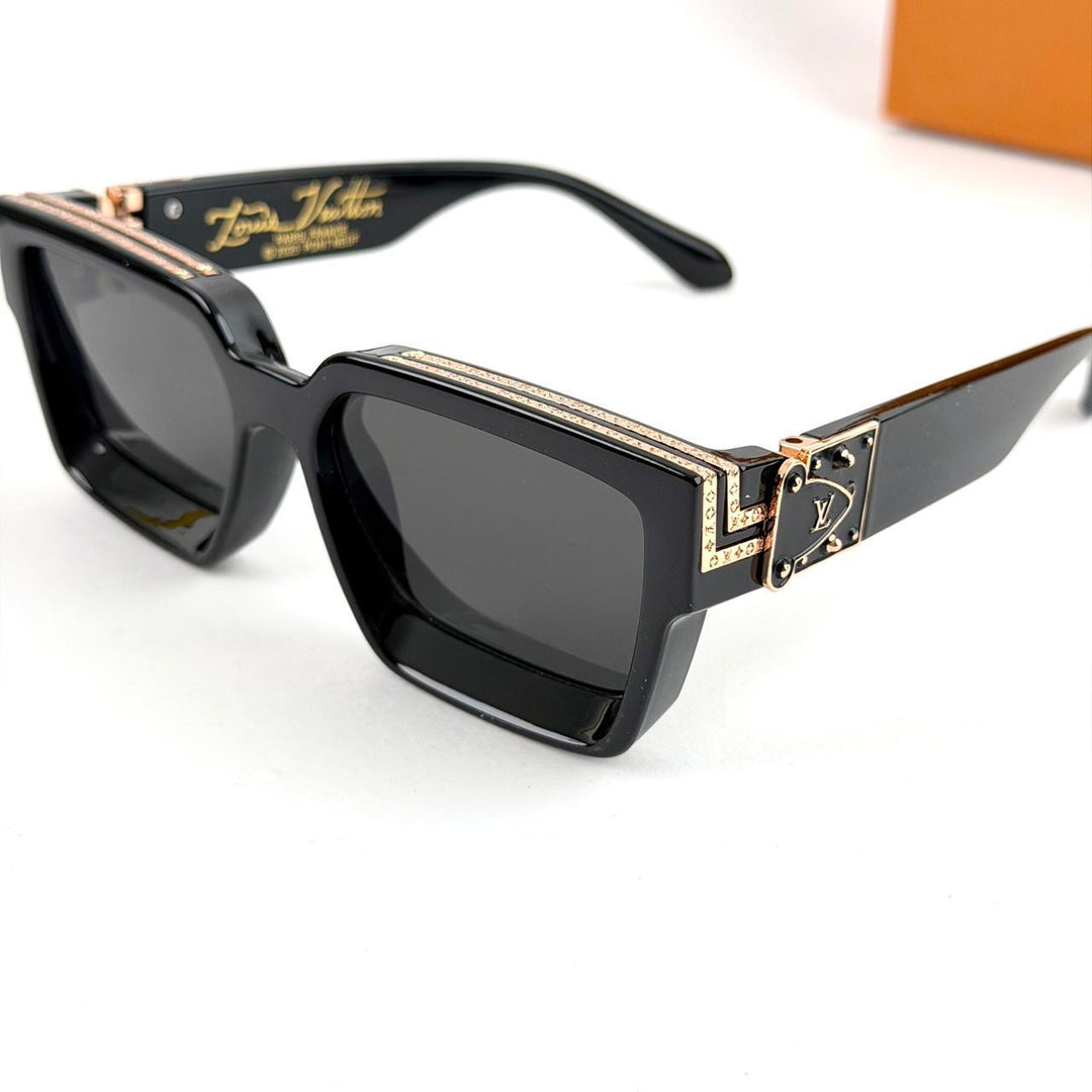 Louis Vuitton Millionaires – Glossy Black / Gold Hardware
