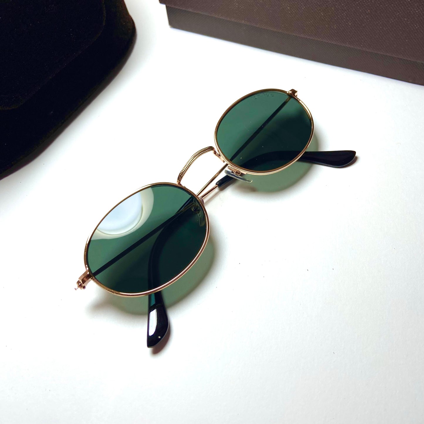 Tom Ford Oval Oily Green