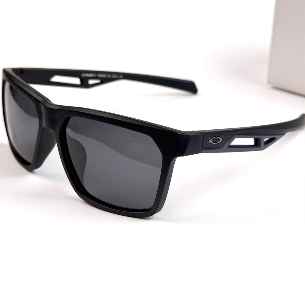 Oakley Square Sport – Matte Black Smoke