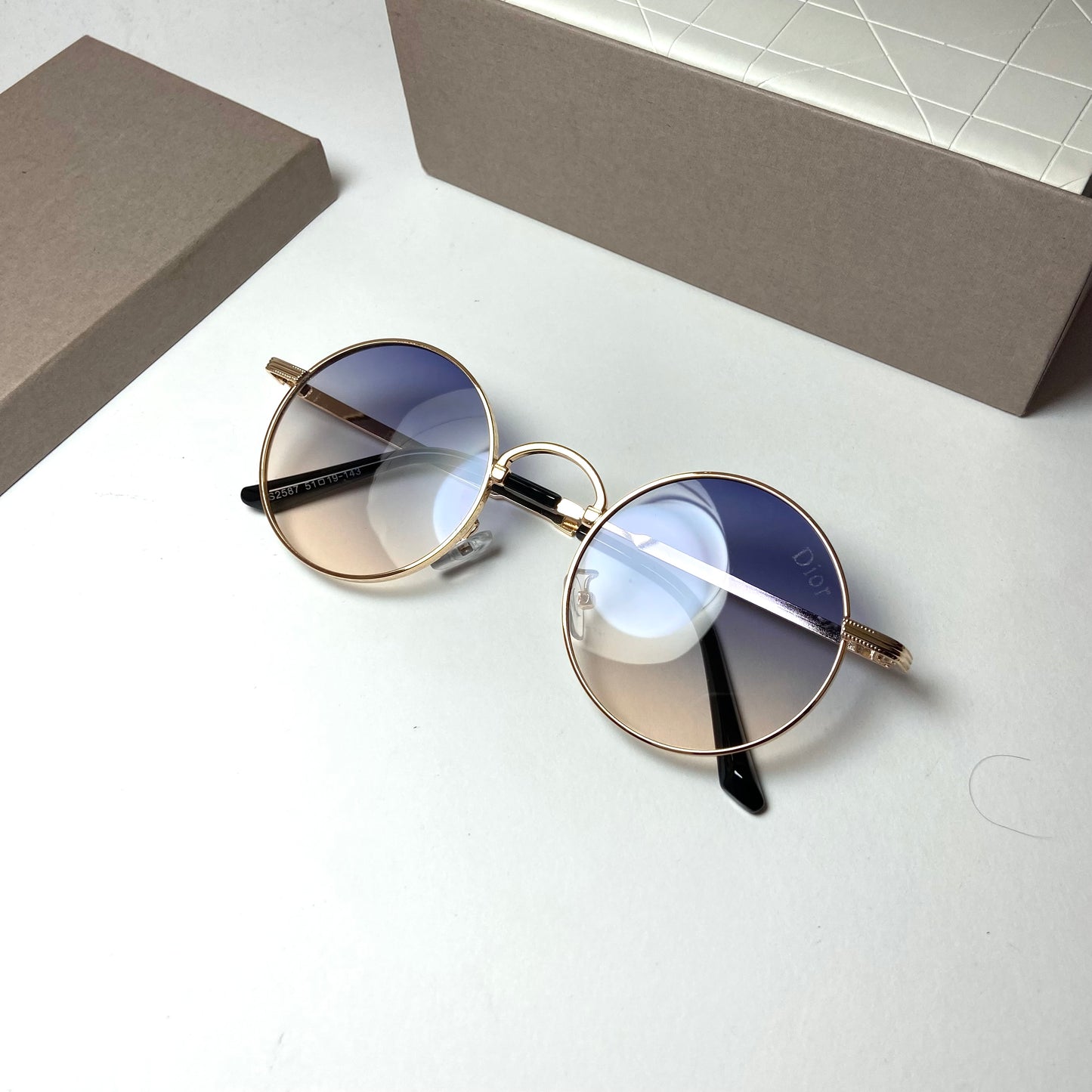 Dior Round N02 Golden Blue