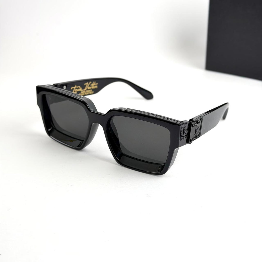 Louis Vuitton Millionaires – Glossy Black / Black Hardware