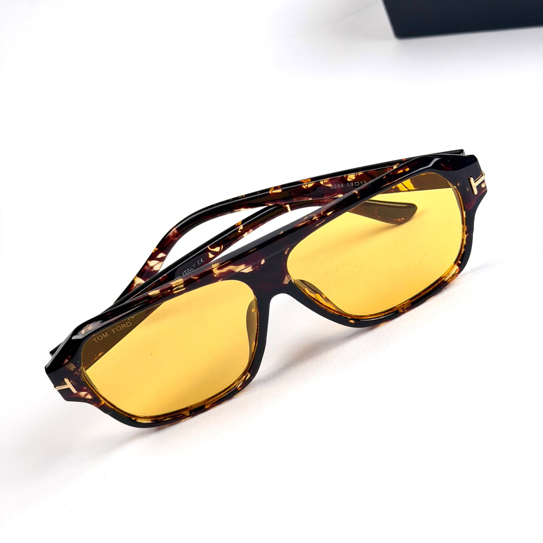 Tom Ford Oversized Aviator – Tortoise Amber