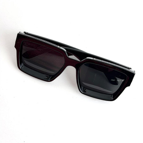 Louis Vuitton Millionaires – Glossy Black / Black Hardware