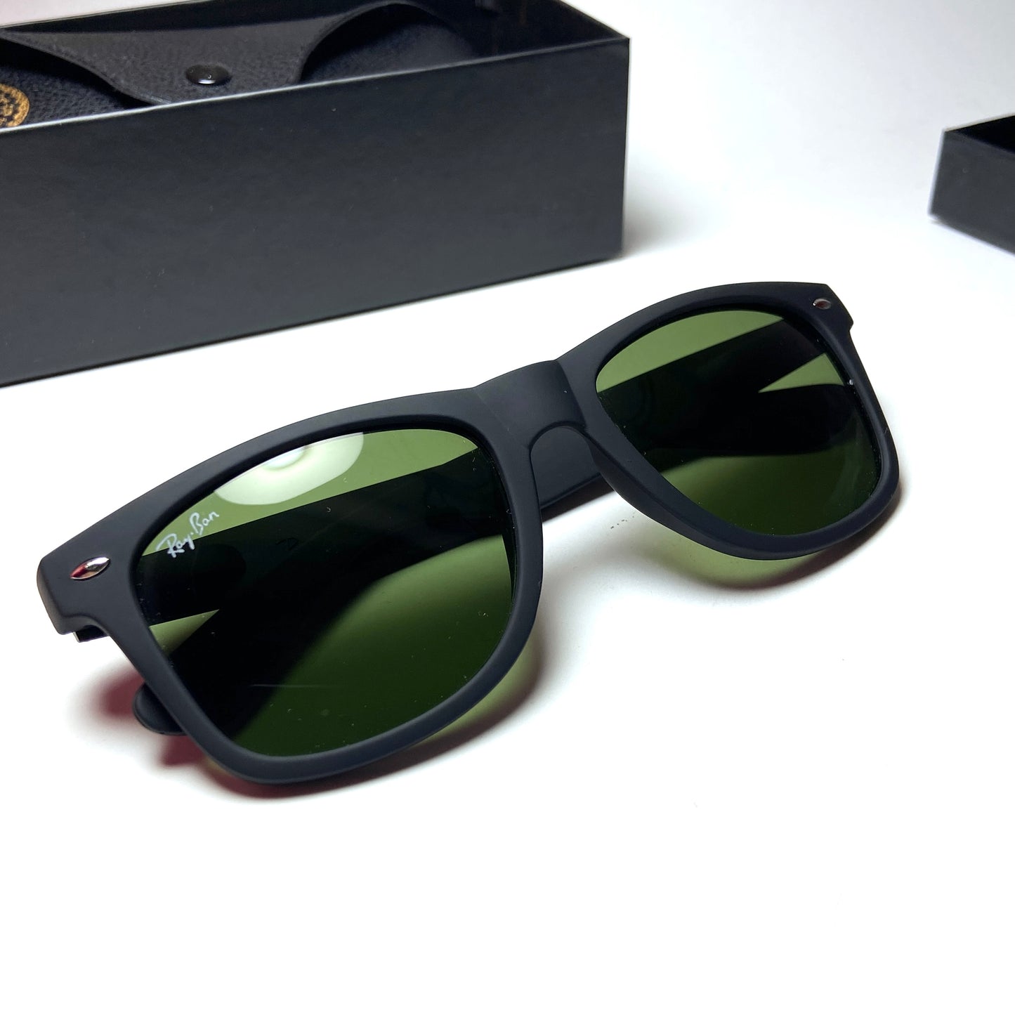 Ray Ban Wayfarer Matte oily green