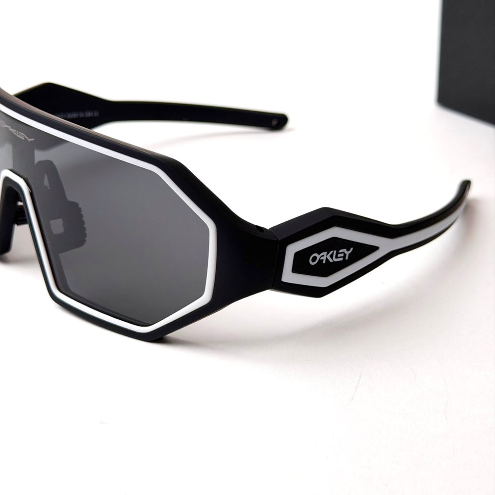 Oakley Sutro – Matte Black Smoke
