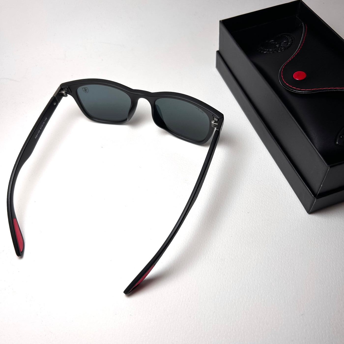 Ray Ban Wayfarer Scuderia Ferrari RB4195 - Black n Red