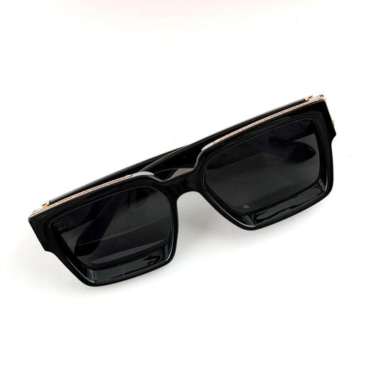 Louis Vuitton Millionaires – Glossy Black / Gold Hardware