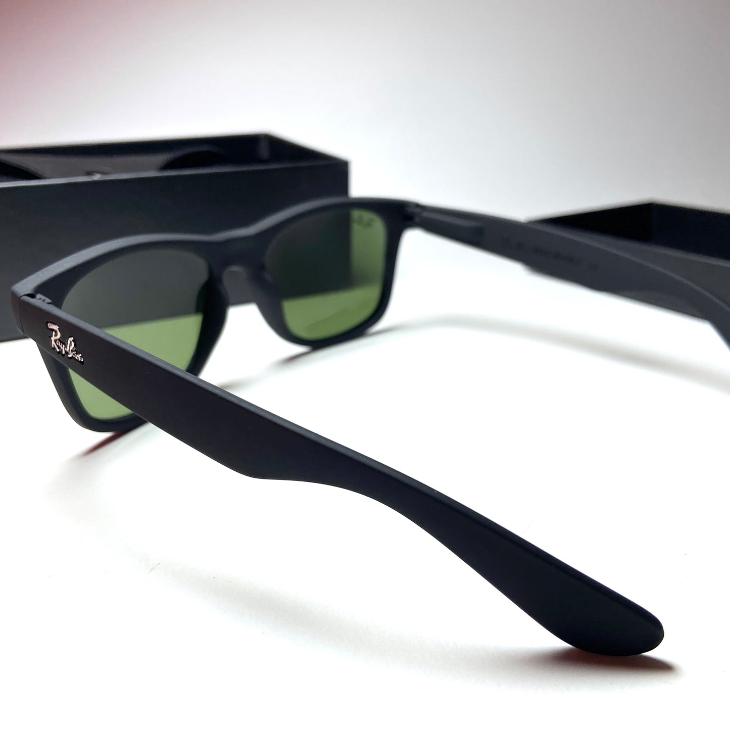 Ray Ban Wayfarer Matte oily green