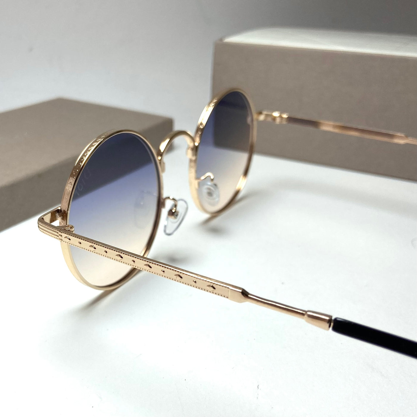 Dior Round N02 Golden Blue