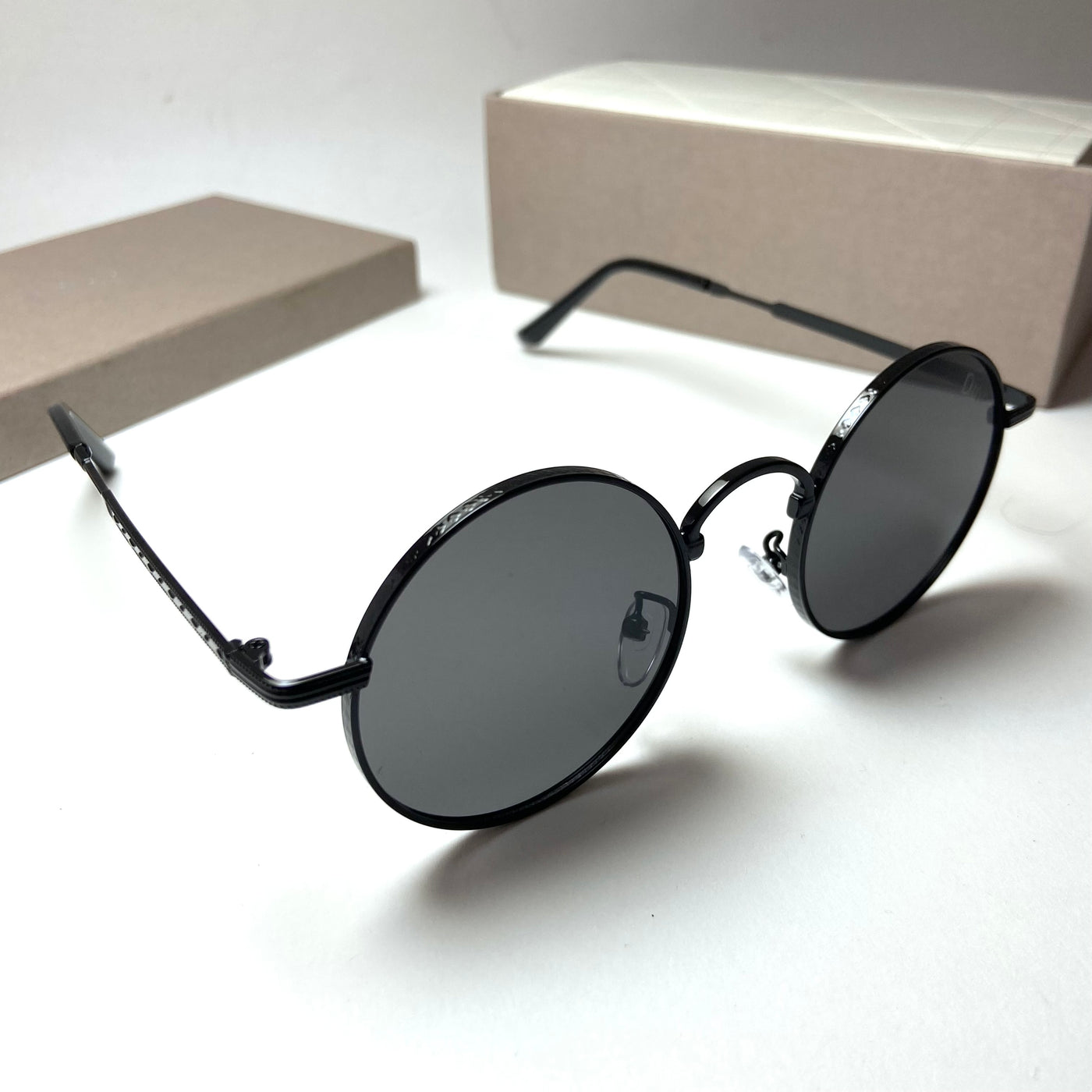 Dior Round N02 Black
