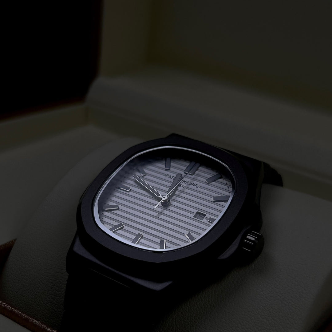 Patek Philippe Nautilus 5711 – White &amp; Black