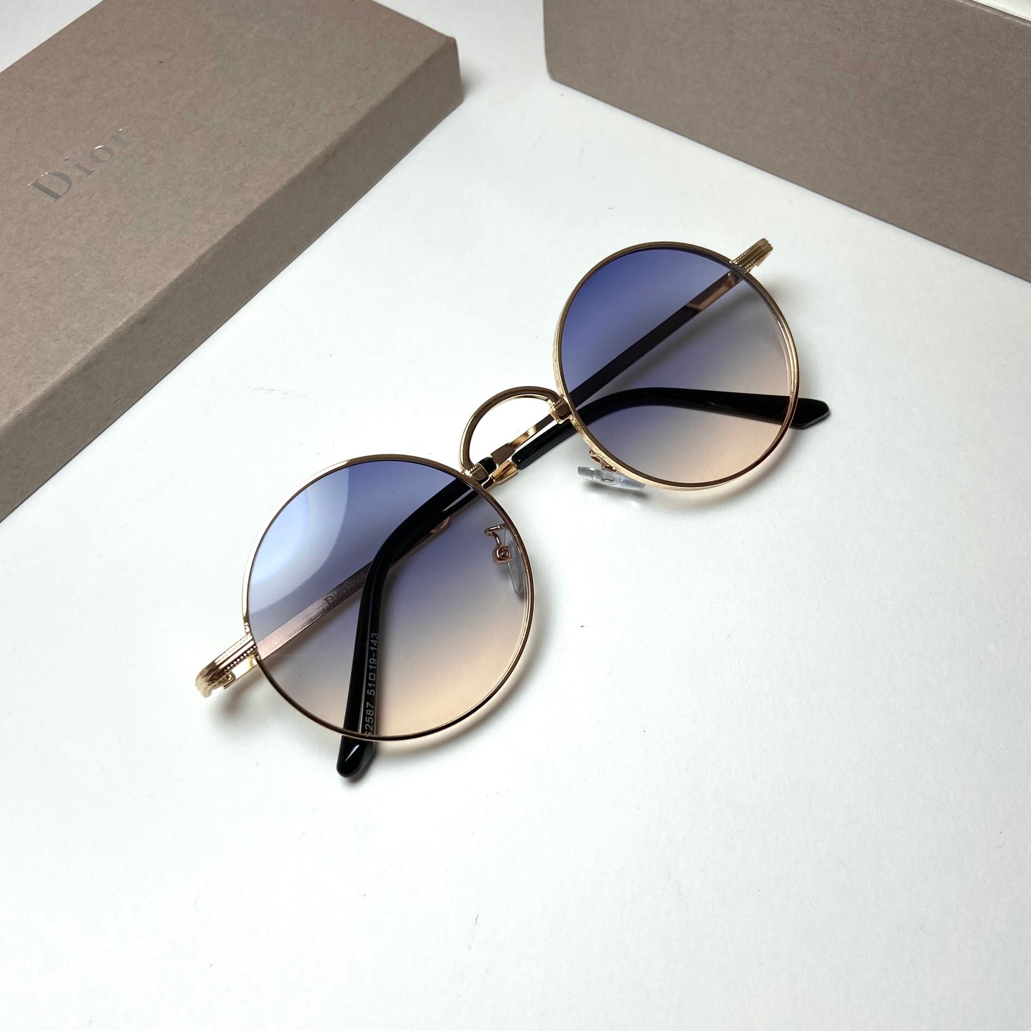 Dior Round N02 Golden Blue