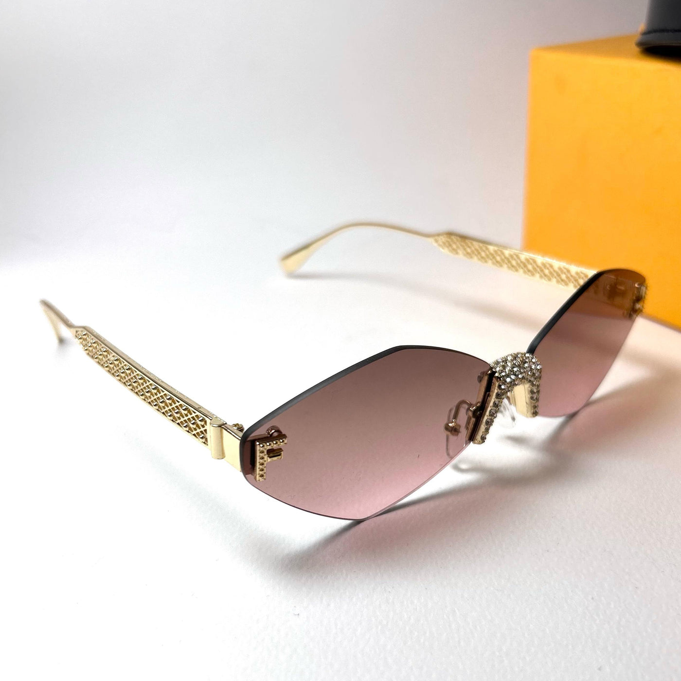 Fendi Cat Eye Rimless Sunglasses - Gold & Gradient Brown

