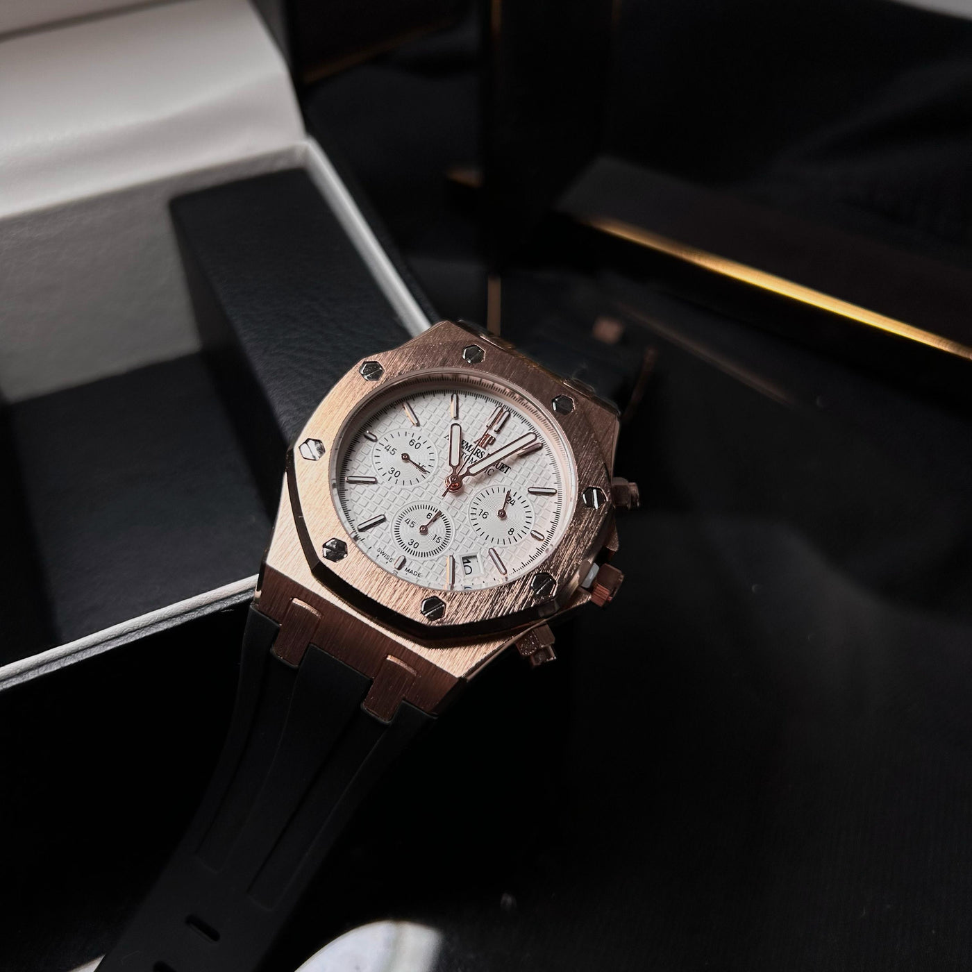 Audemars Piguet Royal Oak Chronograph For Him - Rose Gold-Tone with White Dial