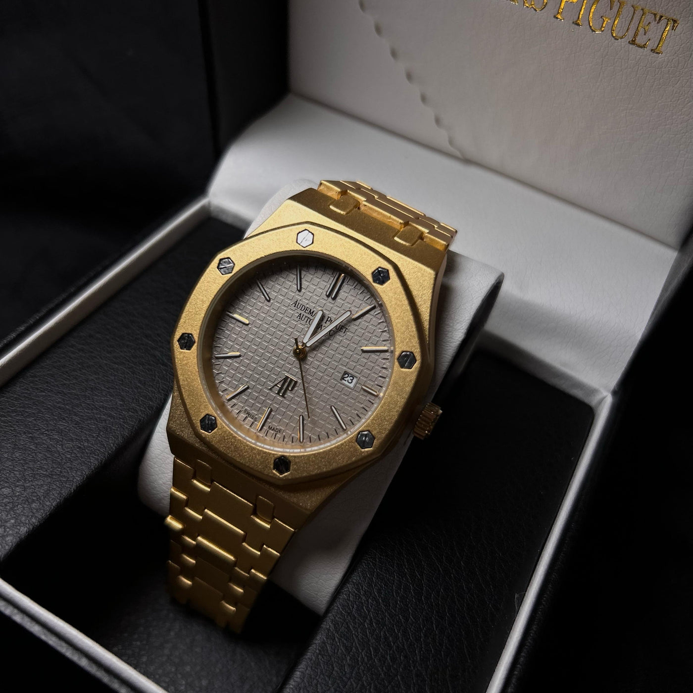 Audemars Piguet Royal Oak For Him - Gold-Tone with Gray Dial