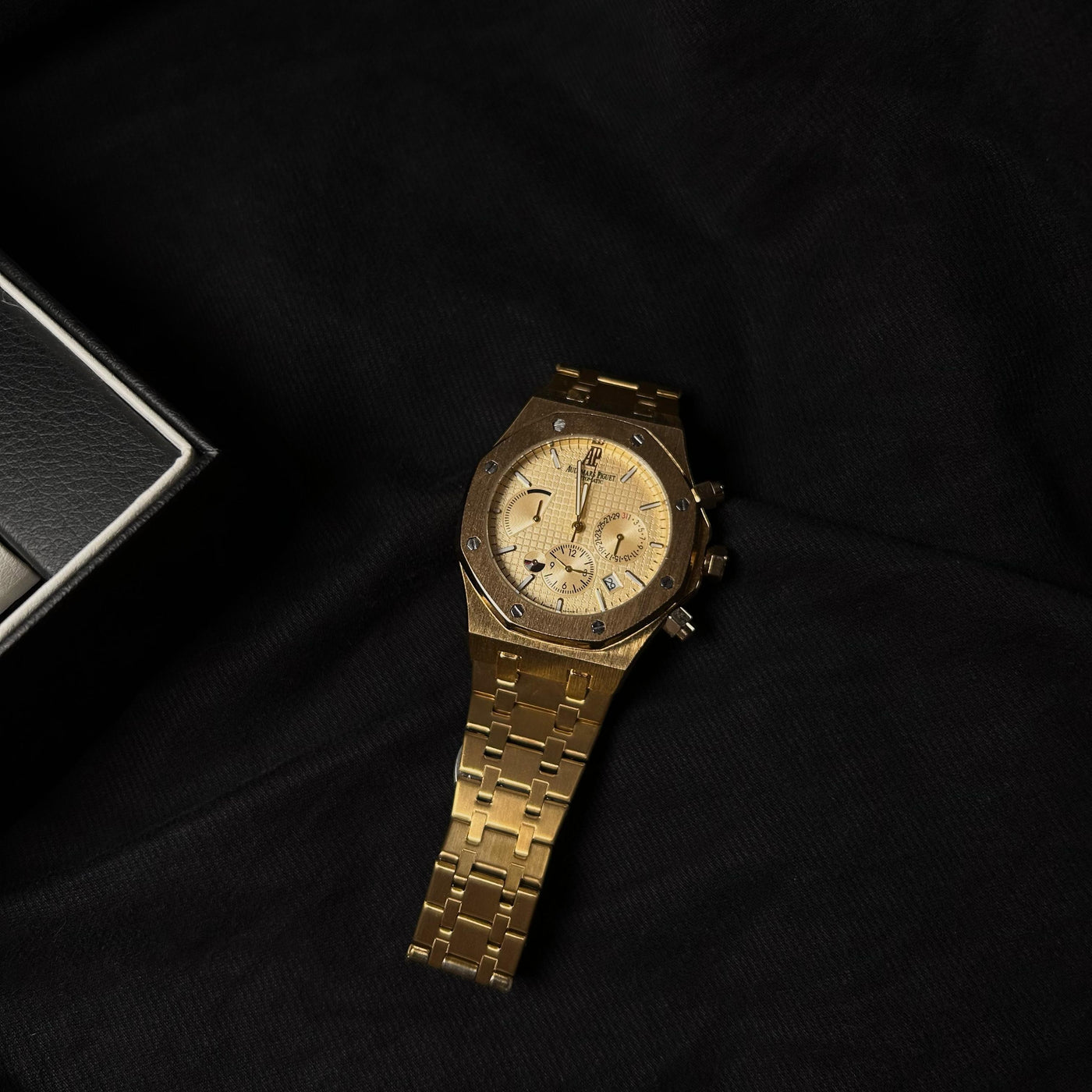 Audemars Piguet Royal Oak Chronograph For Him - Gold Tone