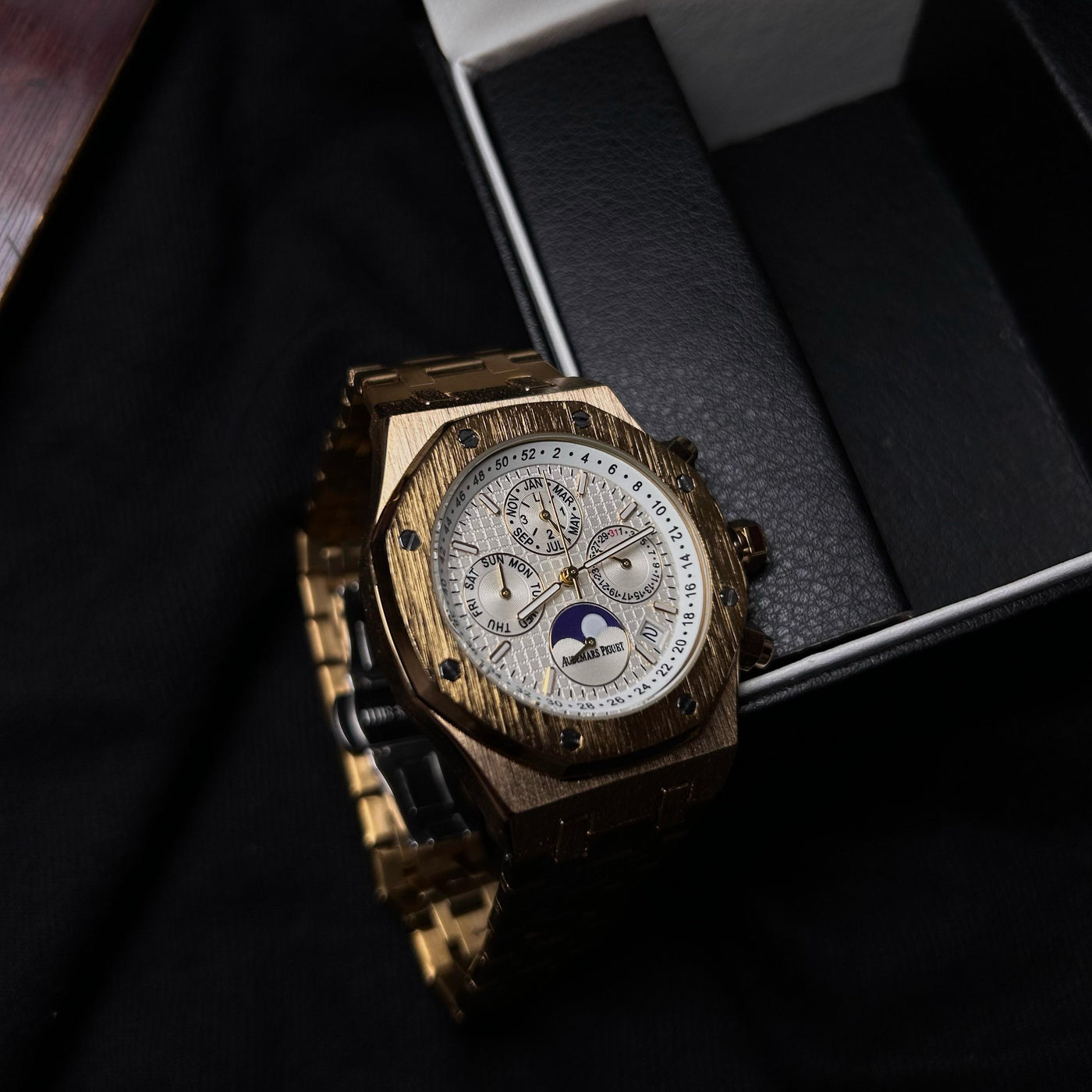 Audemars Piguet Royal Oak Chronograph For Him - Yellow Gold-Tone White