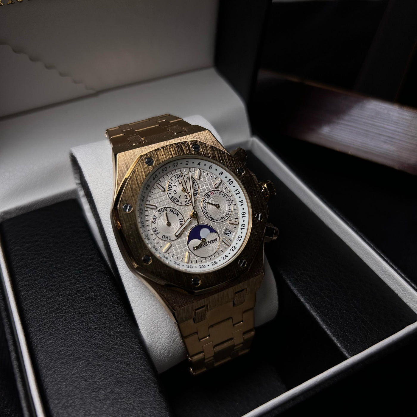 Audemars Piguet Royal Oak Chronograph For Him - Yellow Gold-Tone White