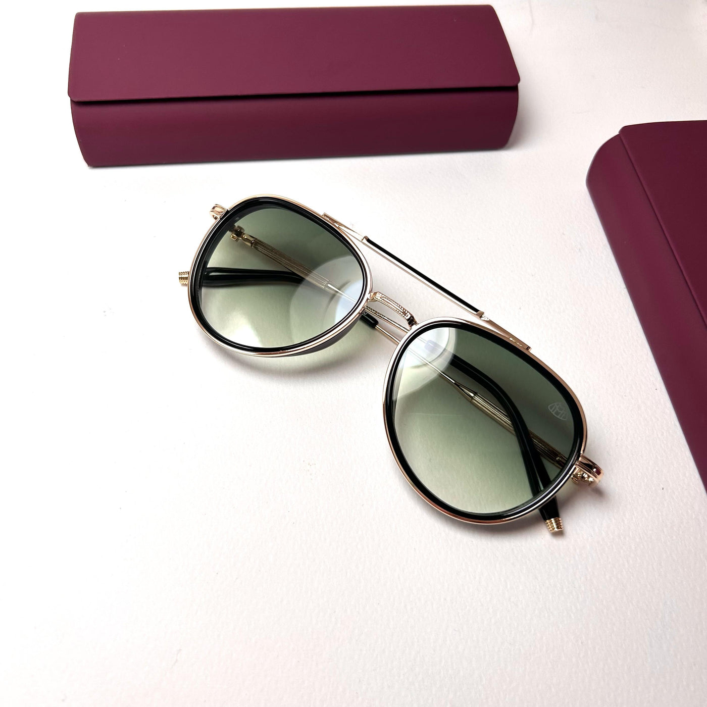 Maybach Round 5G71 - Golden Black with Green Gradient Lenses