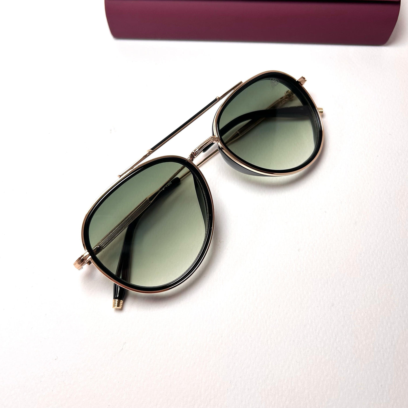Maybach Round 5G71 - Golden Black with Green Gradient Lenses