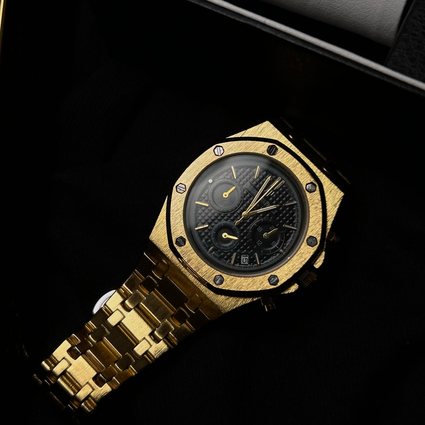 Audemars Piguet Chronograph for Him – Gold With Black Dial