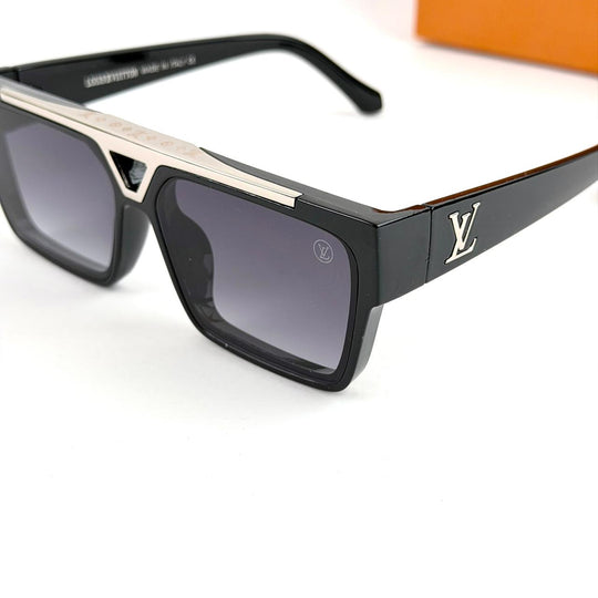 Louis Vuitton Horizon Square – Silver Shadow Edition