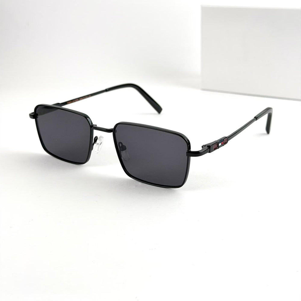 Tommy Hilfiger Square – Black