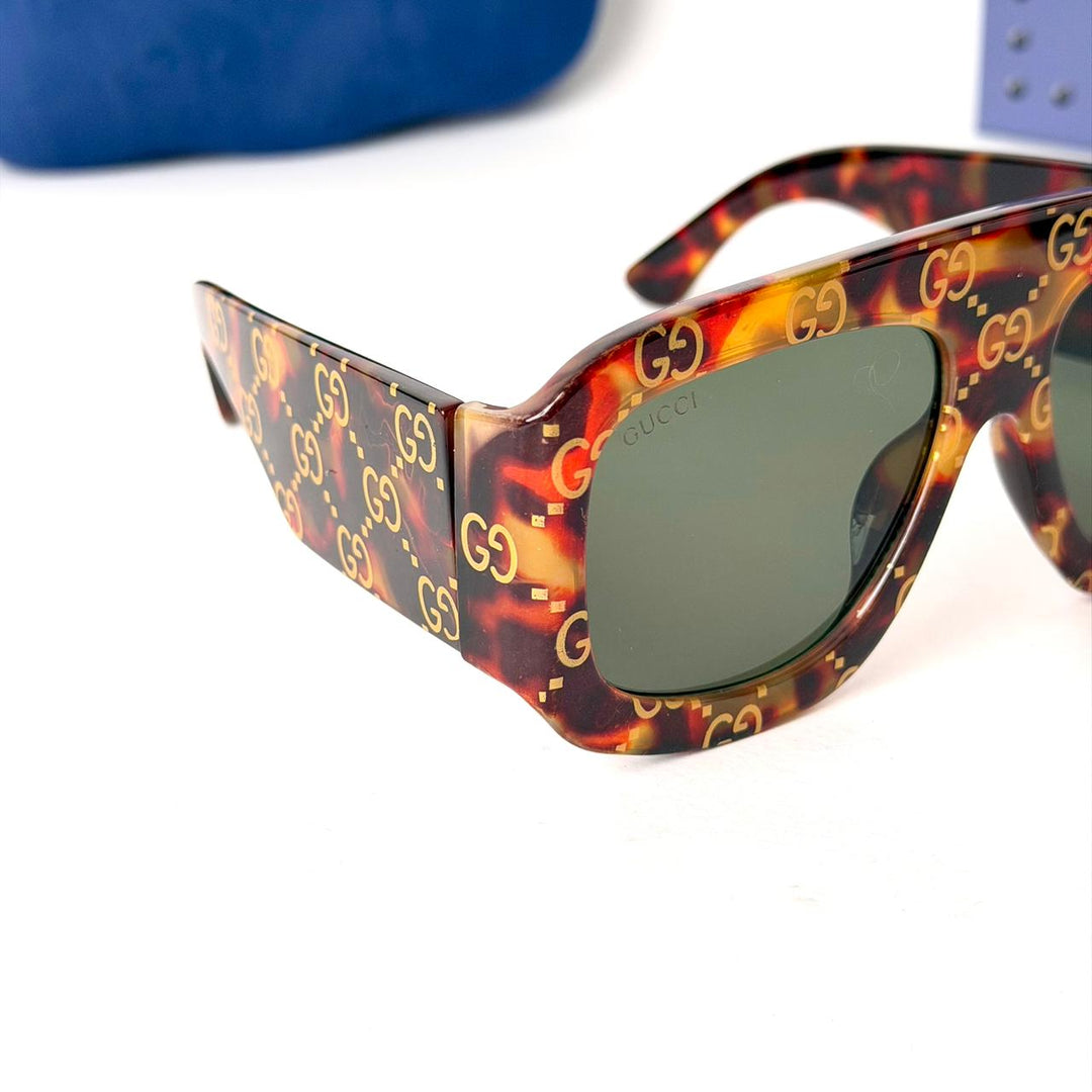 Gucci Monogram Tortoise Oversized – Brown