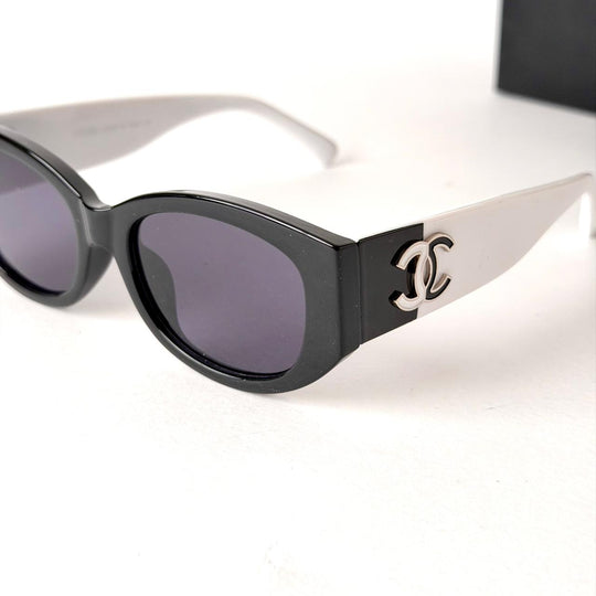 Chanel CC - Monochrome