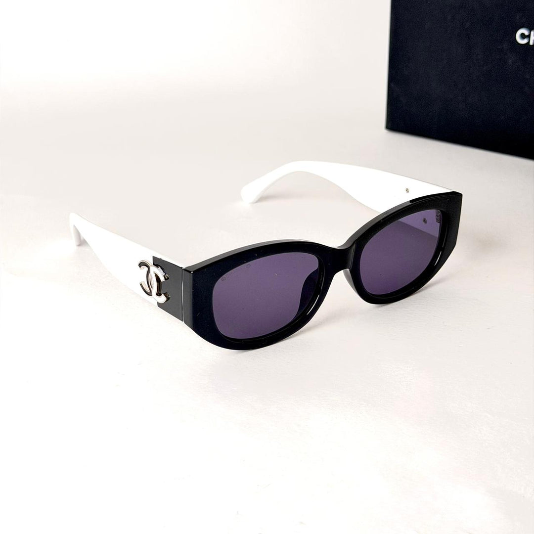 Chanel CC - Monochrome