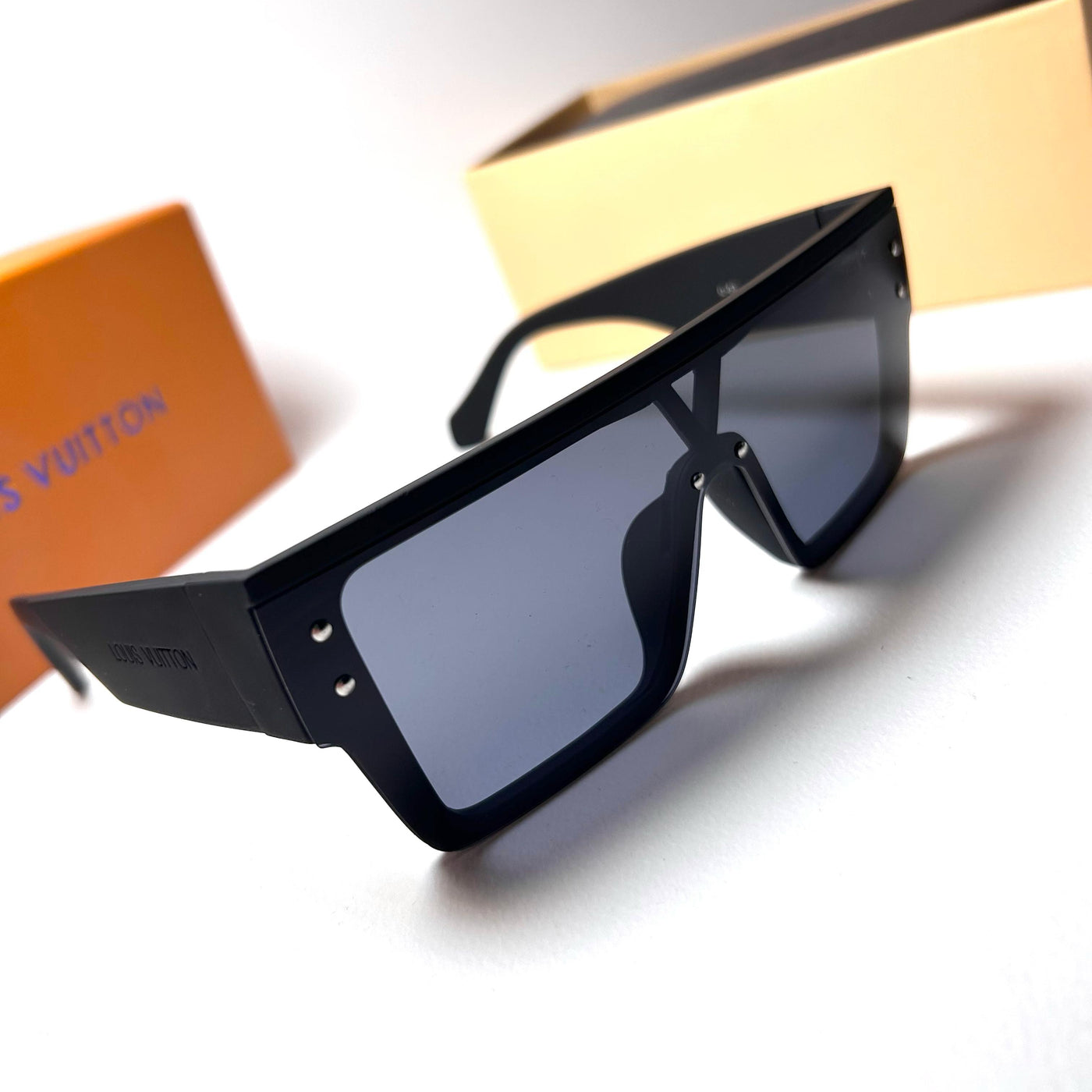 Louis Vuitton Square Q53 - Black