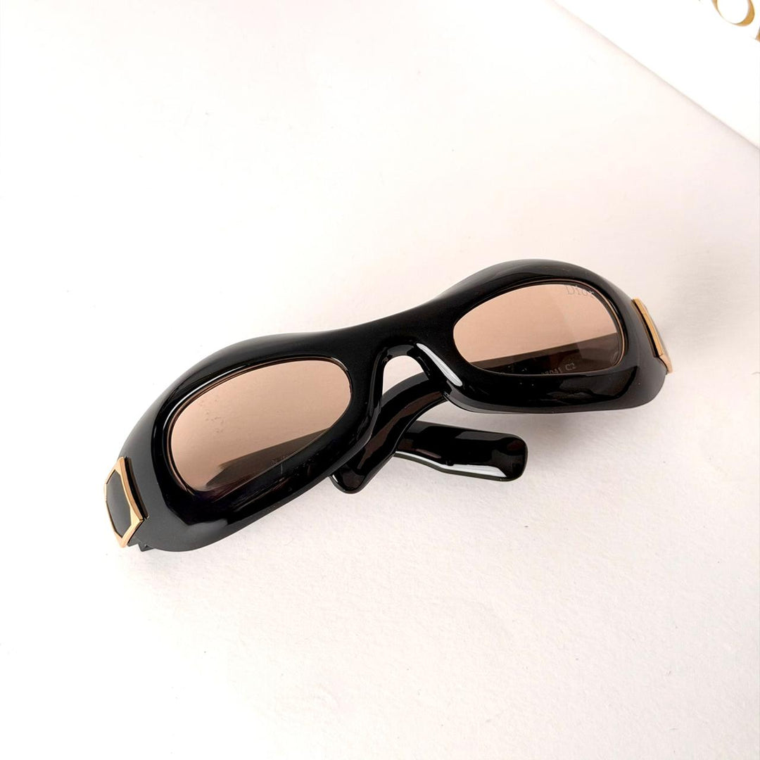DIOR 30Montaigne Shield – Black Gold - Giiz store