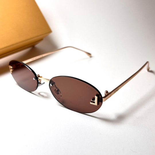 Fendi First Classic Oval - Brown - Giiz store