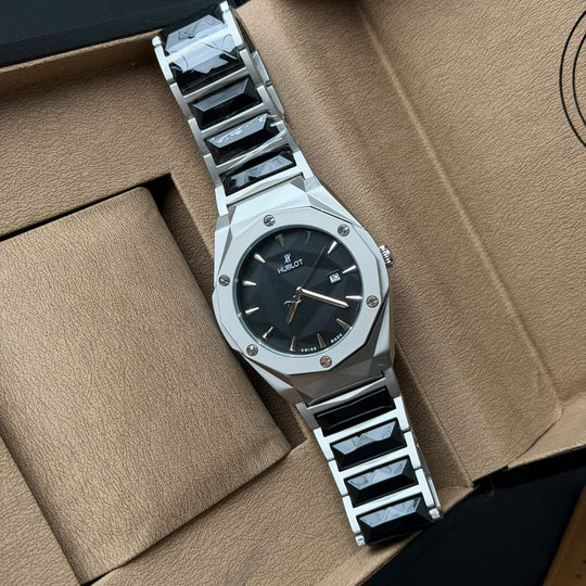 Hublot Big Bang Integrated – Silver &amp; Black Ceramic Classic Edition - Giiz store