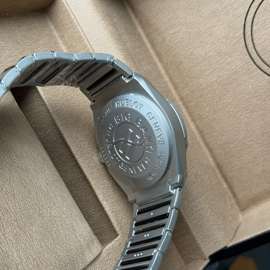 Hublot Big Bang Integrated – Silver &amp; Black Ceramic Classic Edition - Giiz store