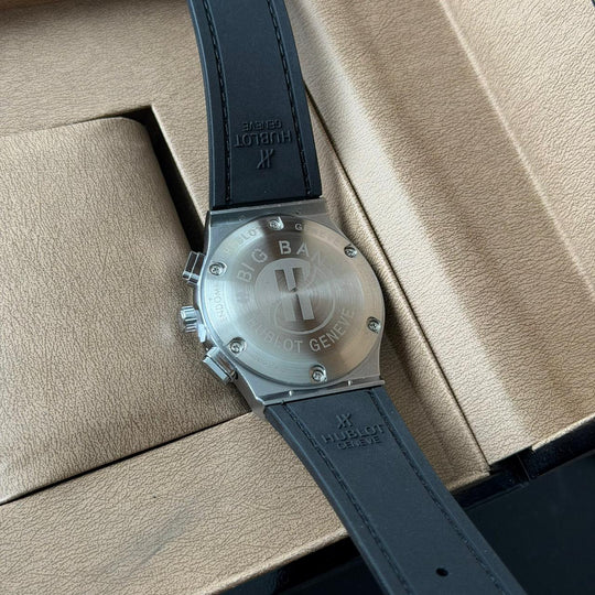 Hublot Classic Fusion Chronograph – Titanium Slate Edition - Giiz store