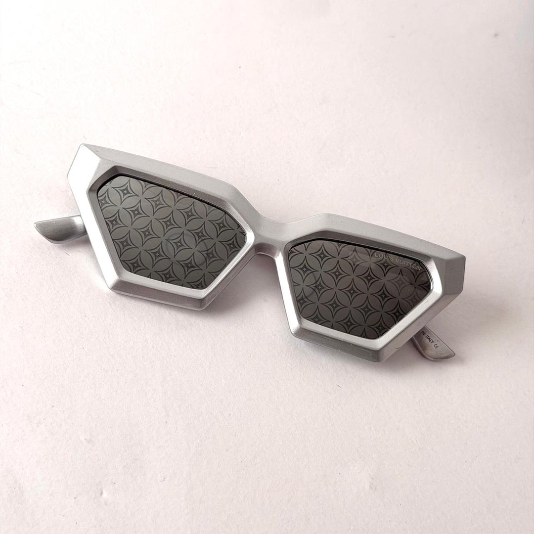 Louis Vuitton Chain Link Hexagon – Matte Silver Monogram - Giiz store