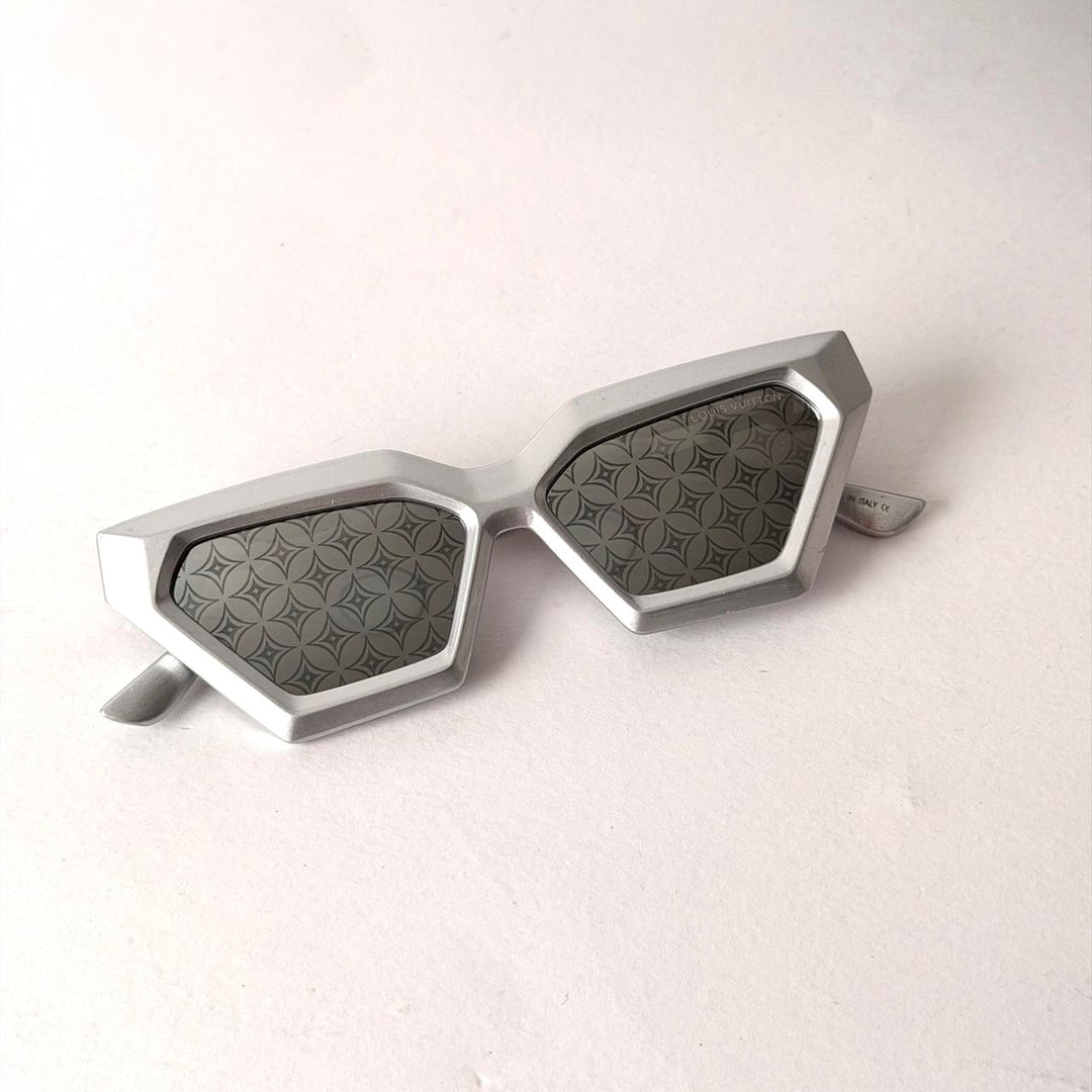 Louis Vuitton Chain Link Hexagon – Matte Silver Monogram - Giiz store