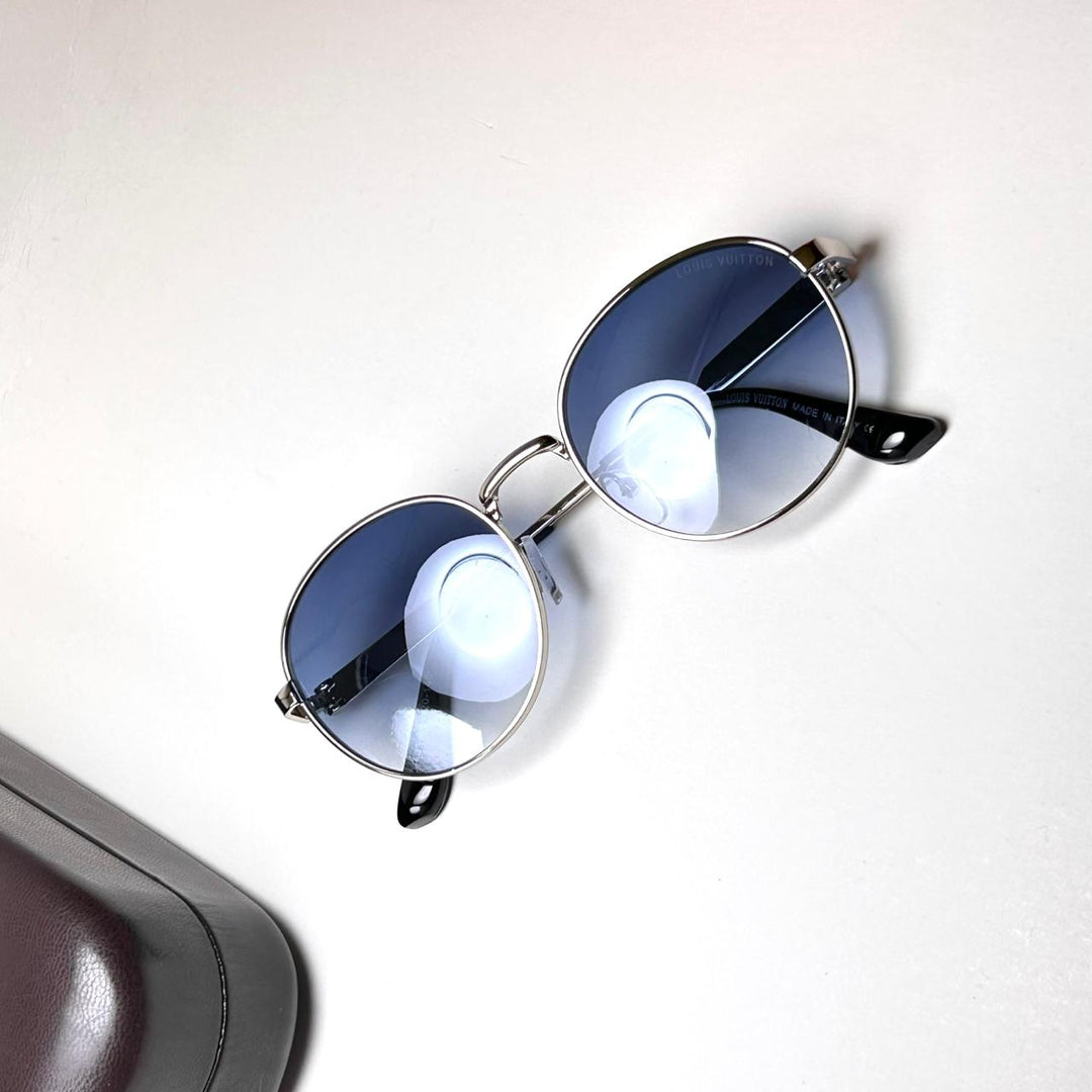 Louis Vuitton Round Classic 401 – Silver Blue - Giiz store