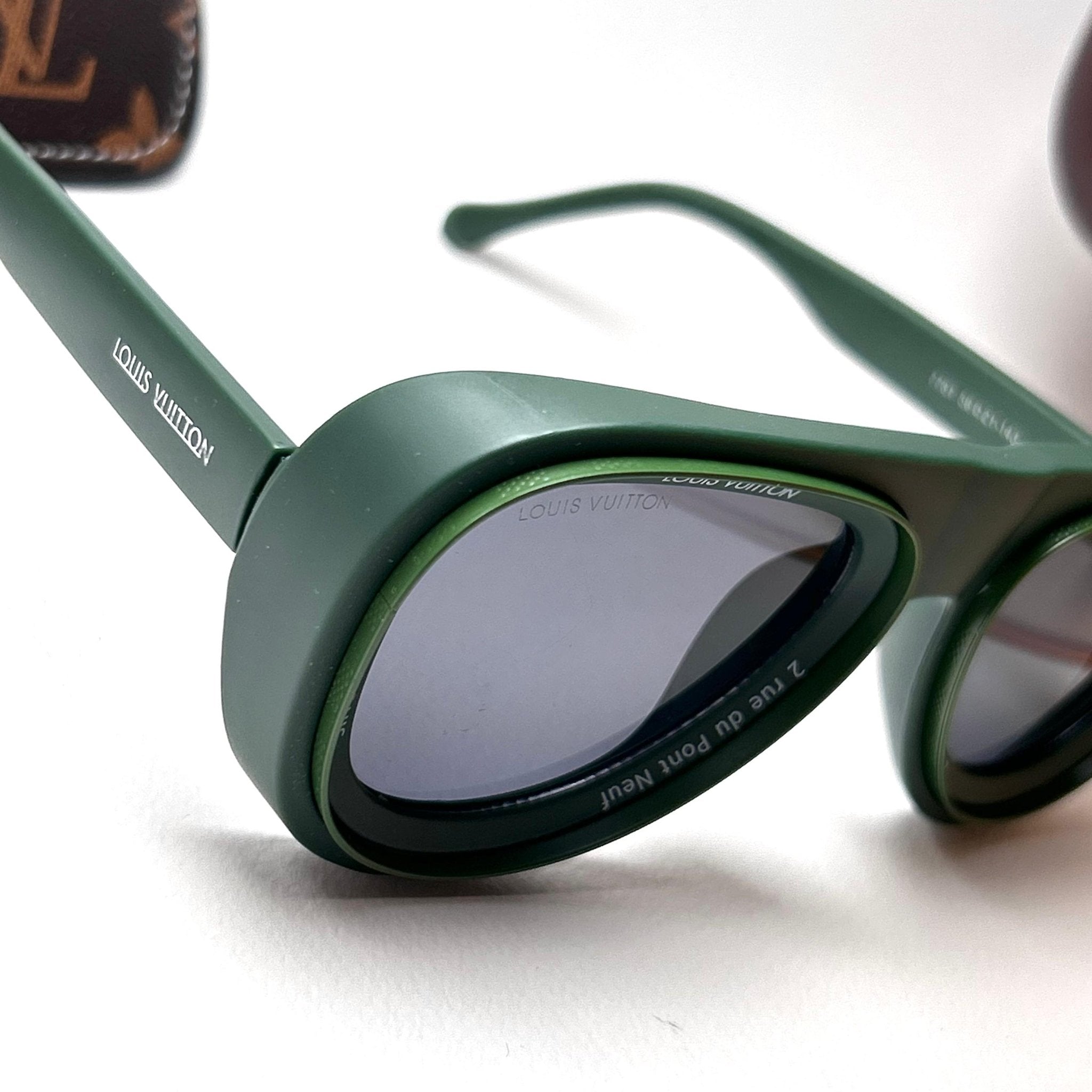 希少号　visionaire 52 ルイヴィトン　美品 Louis Vuitton Super Vision OverSize Aviator - Oily Green - Giiz store