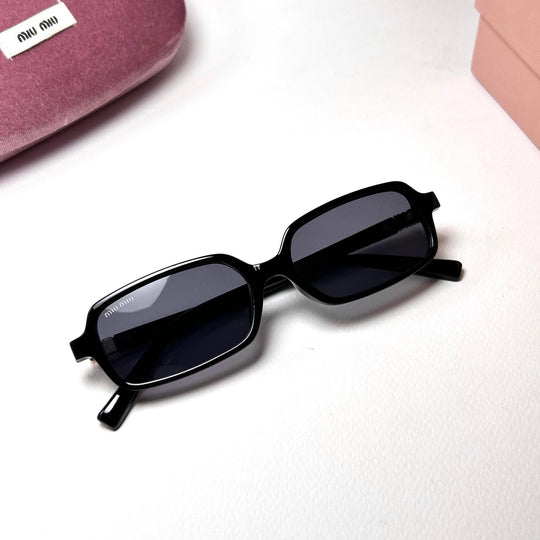 Miu Miu Rectangular Regard - Black - Giiz store