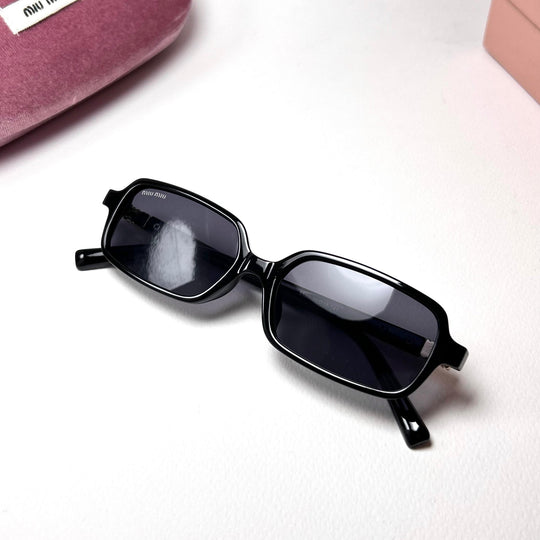 Miu Miu Rectangular Regard - Black - Giiz store