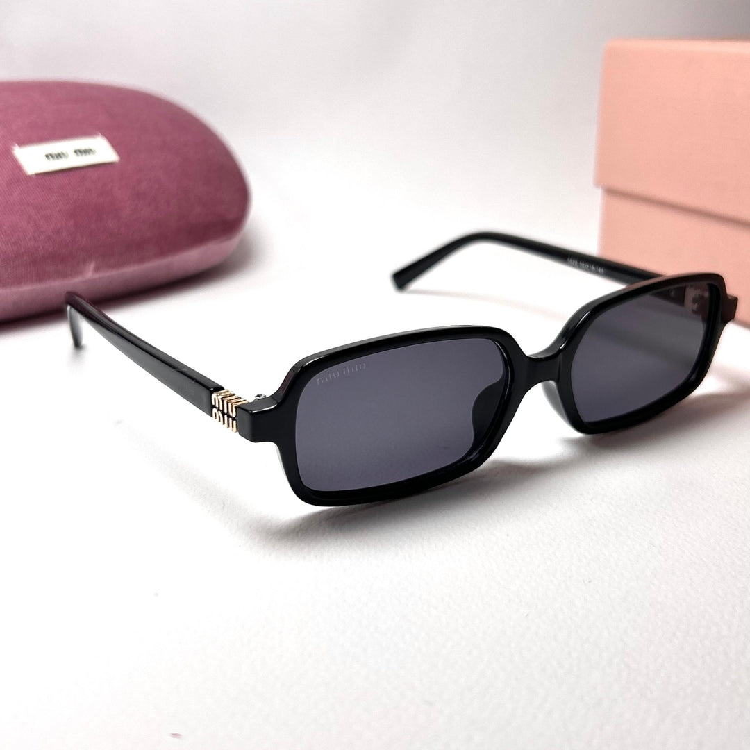 Miu Miu Rectangular Regard - Black - Giiz store